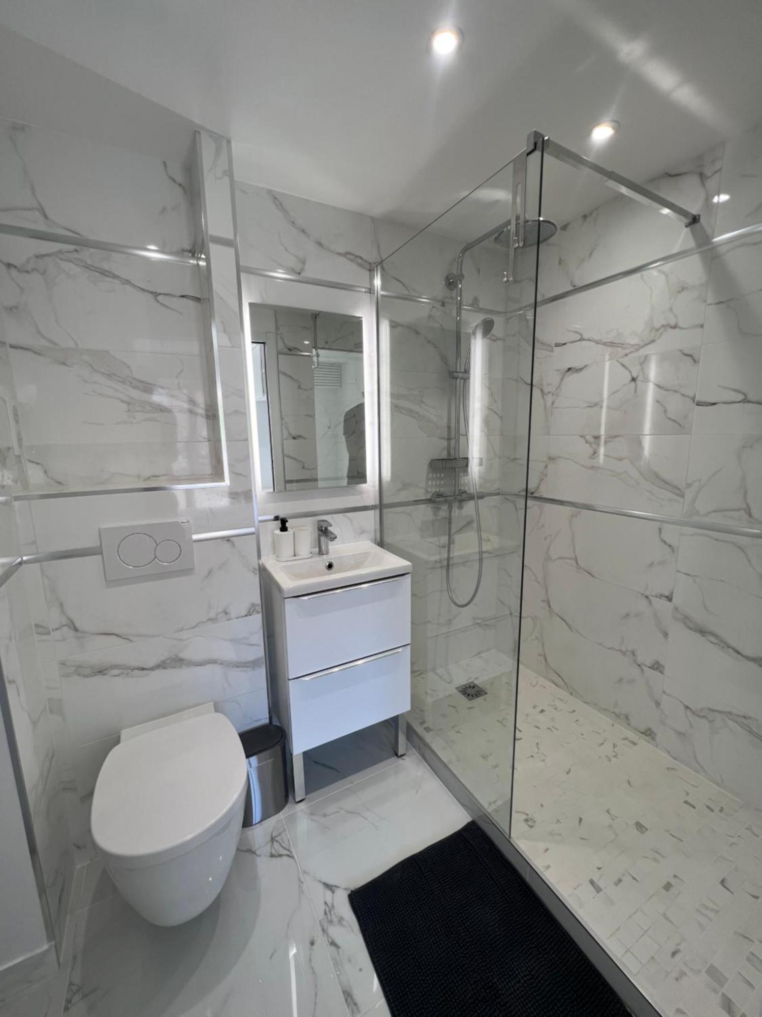 T2 Neuf Hyper Centre Ville Sanary Экстерьер фото